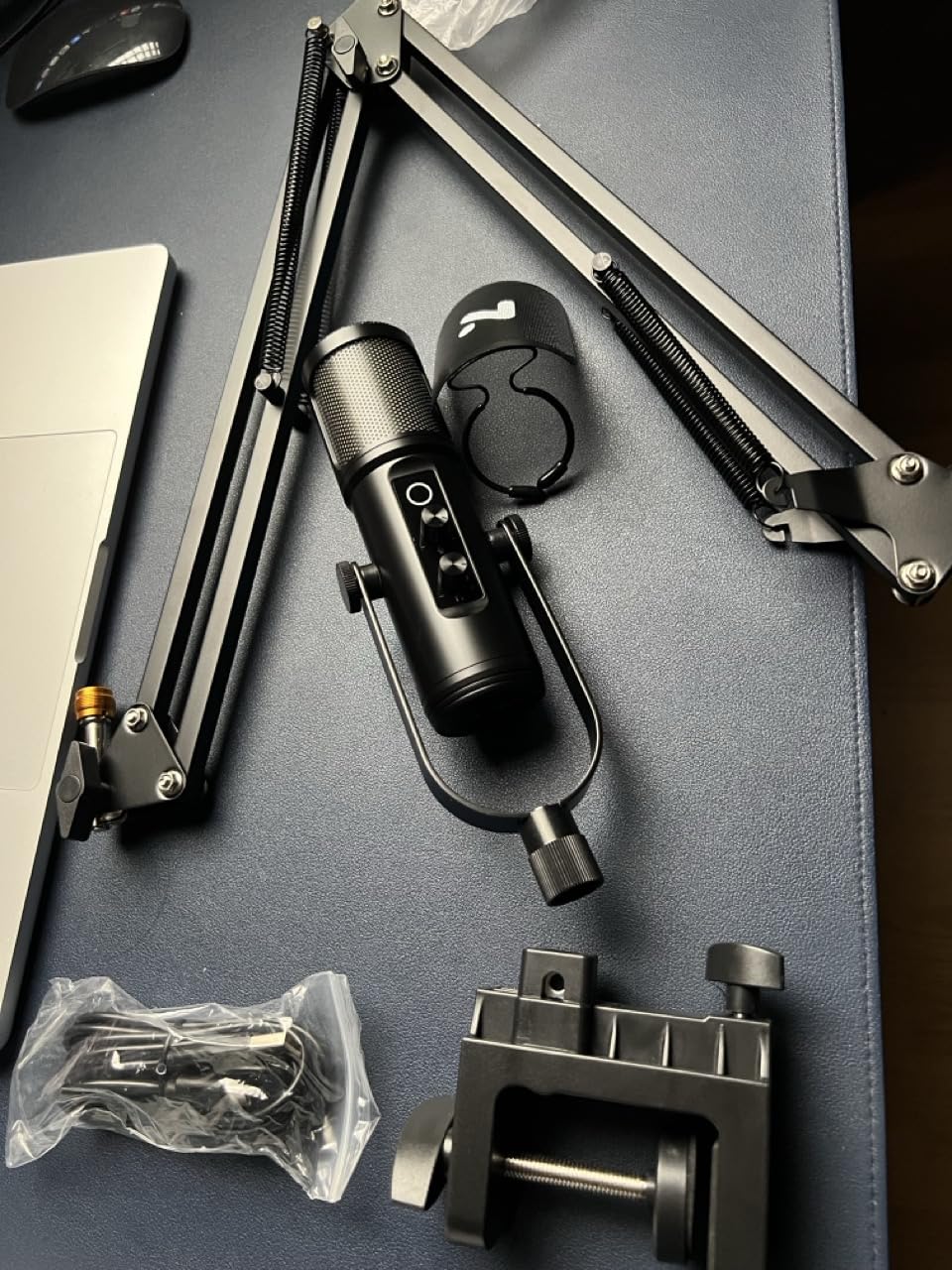 NearStream Microphone AM35U microfono USB condensatore RGB braccio